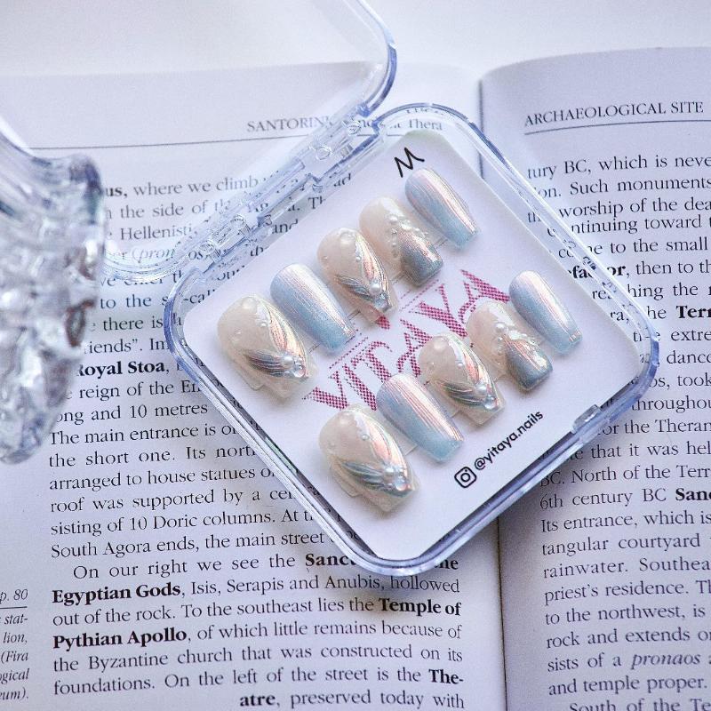 Mermaid Tail Illusion press on nails, featuring iridescent hues and fish-tail inspired 3D accents